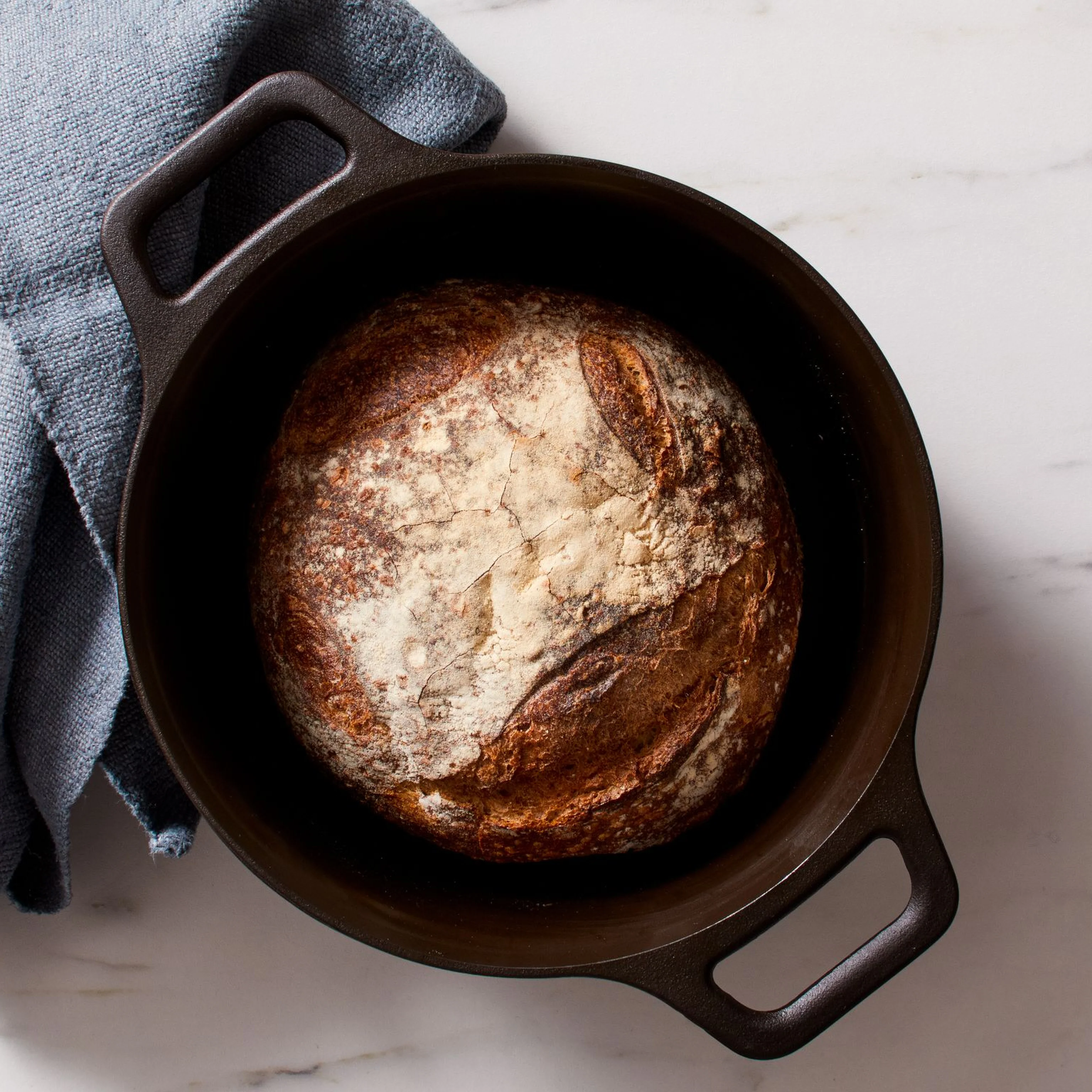 No.8 Cast Iron Dutch Oven - Image 2