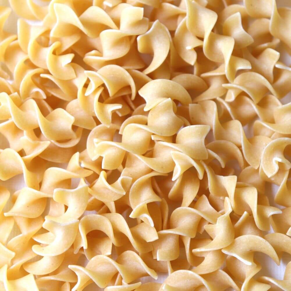 Rainy Day Foods Curly Egg Noodles Medium 20 oz. #10 Can - 10 Servings - Image 2