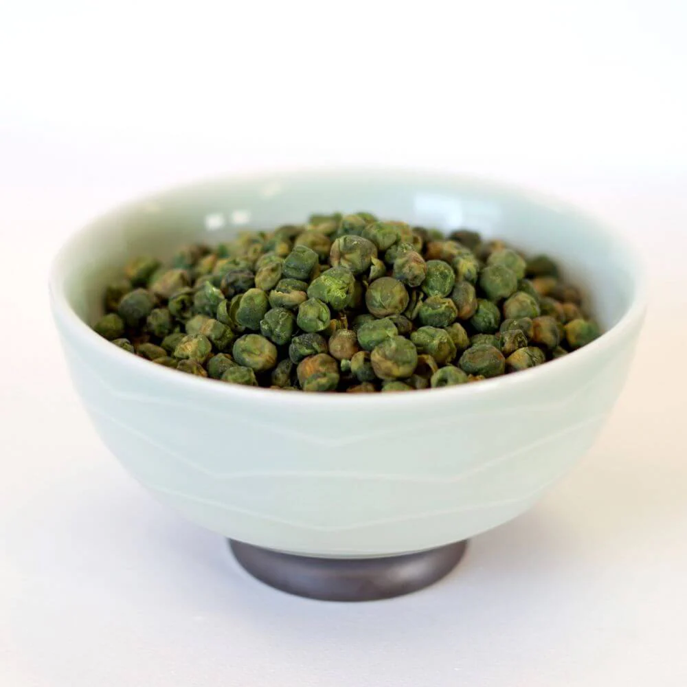 Rainy Day Foods Non-GMO Garden Peas Sweet 13 oz. #2.5 Can - 26 Servings - Image 3