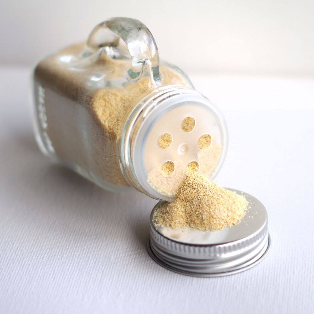 Rainy Day Foods Garlic Granules 18 oz. #2.5 Can - 255 Servings - Image 2