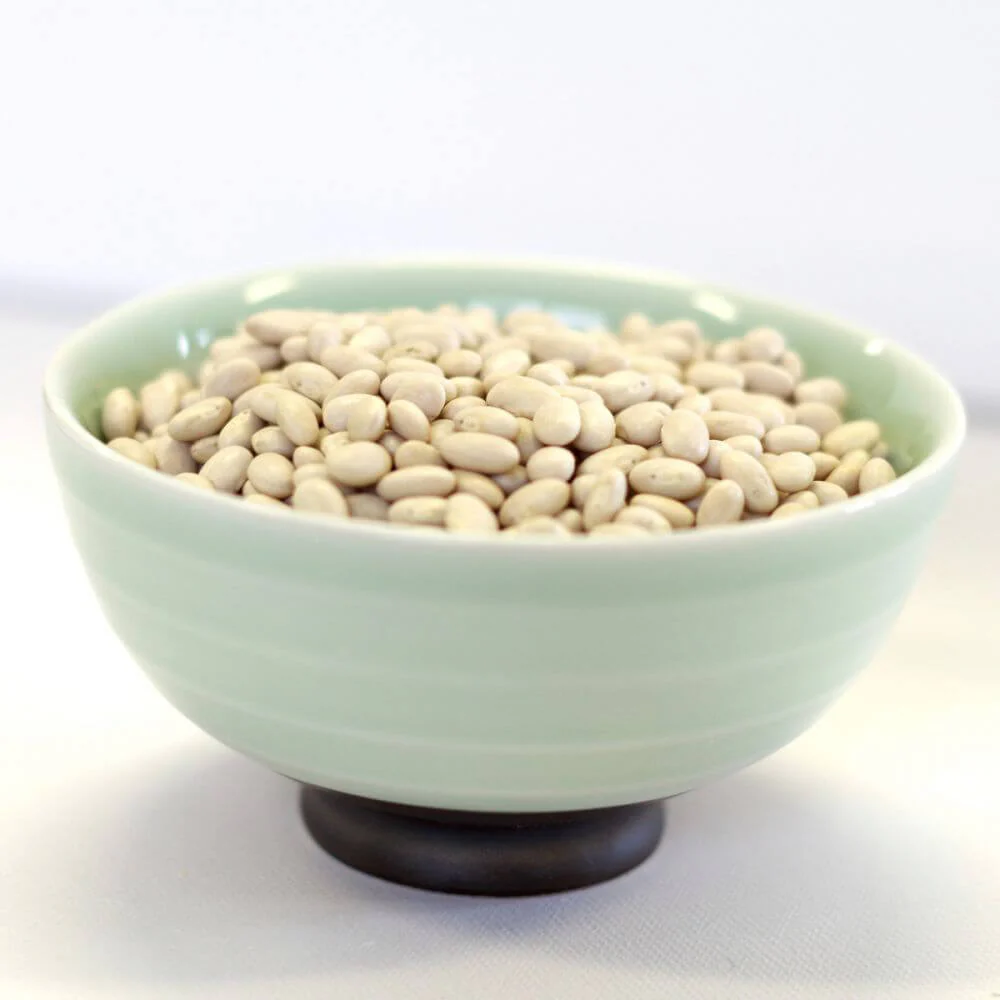 Rainy Day Foods Small White Beans Natural 25 lb. Bag - 103 Servings - Image 2