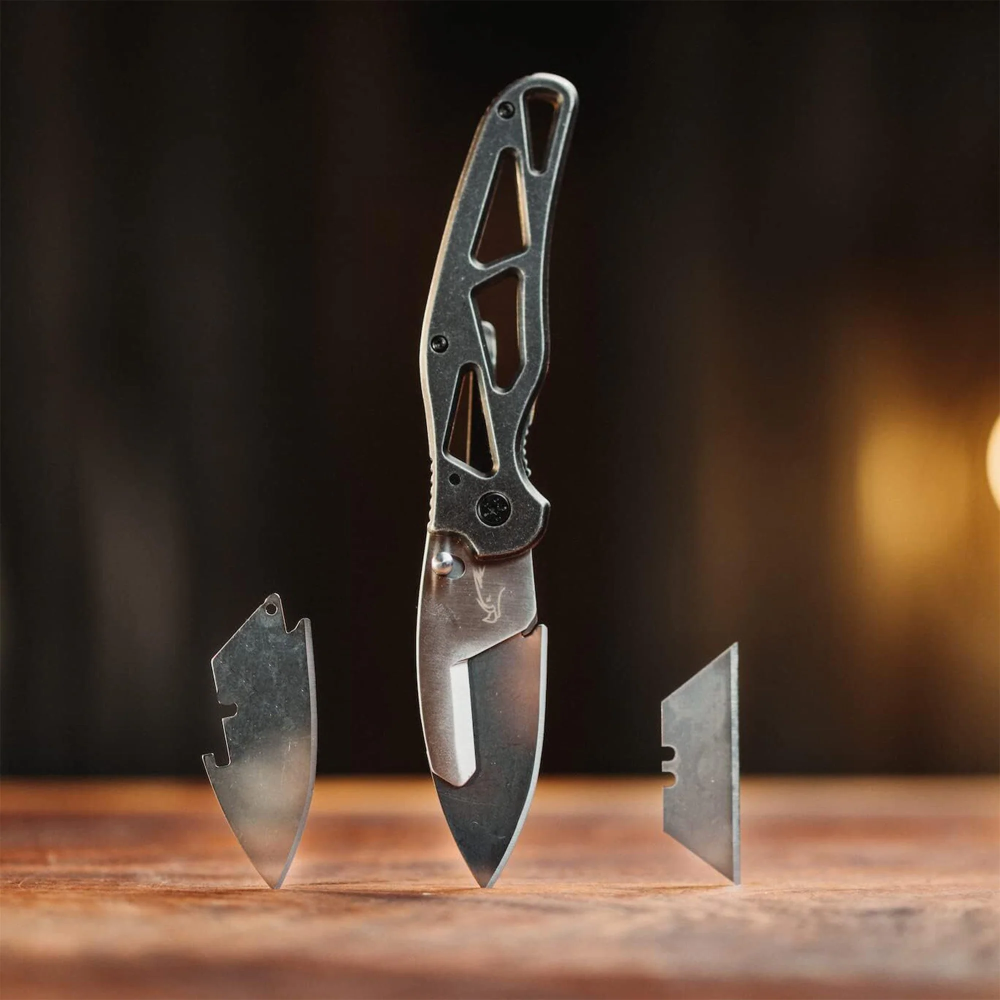 RAZORBACK Signature Folding Knife, 9 Interchangeable Blades - Image 12