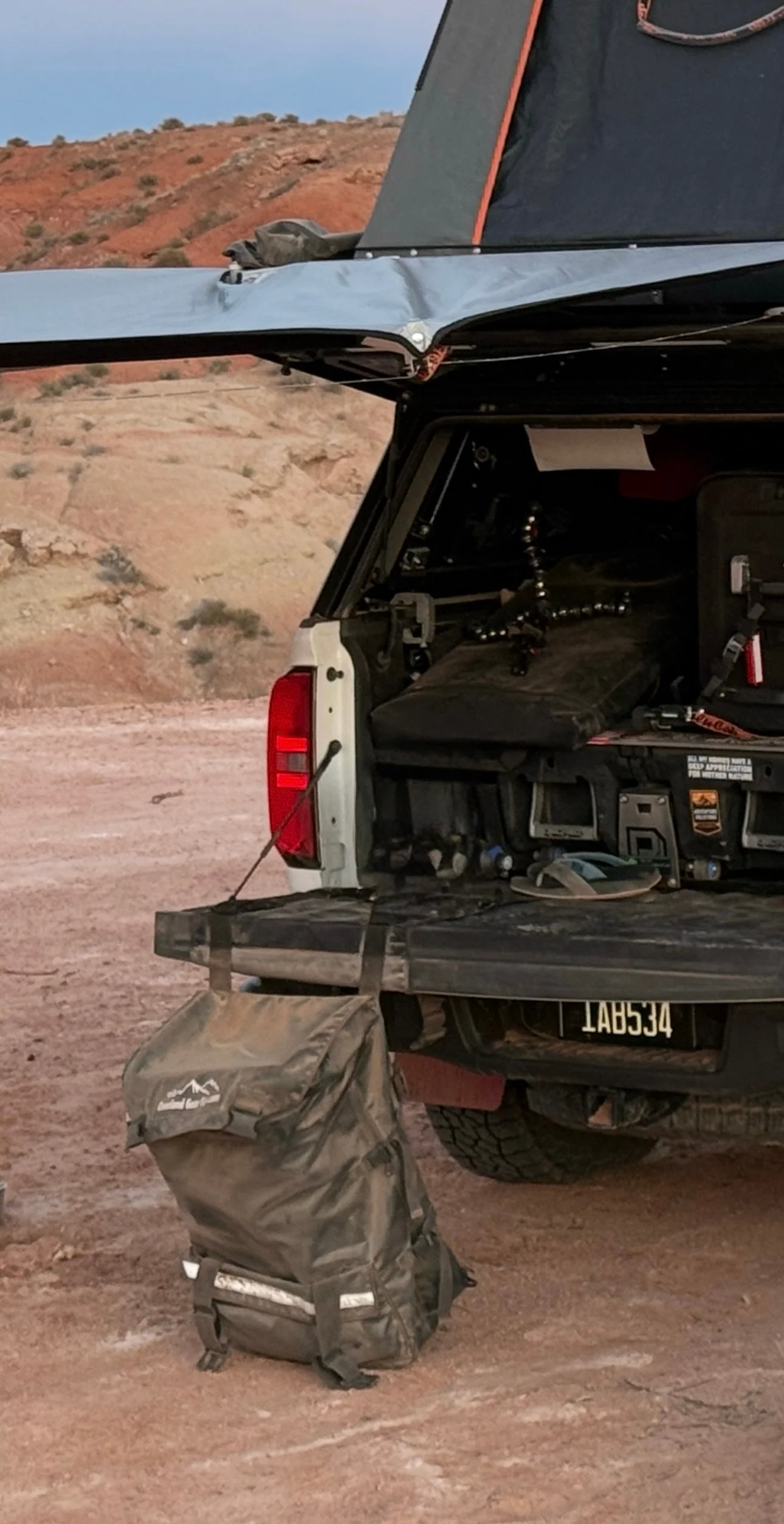 Tailgate Trash Bag Gladiator - Tacoma - Ram - Rivian -QuarterMaster - Image 4