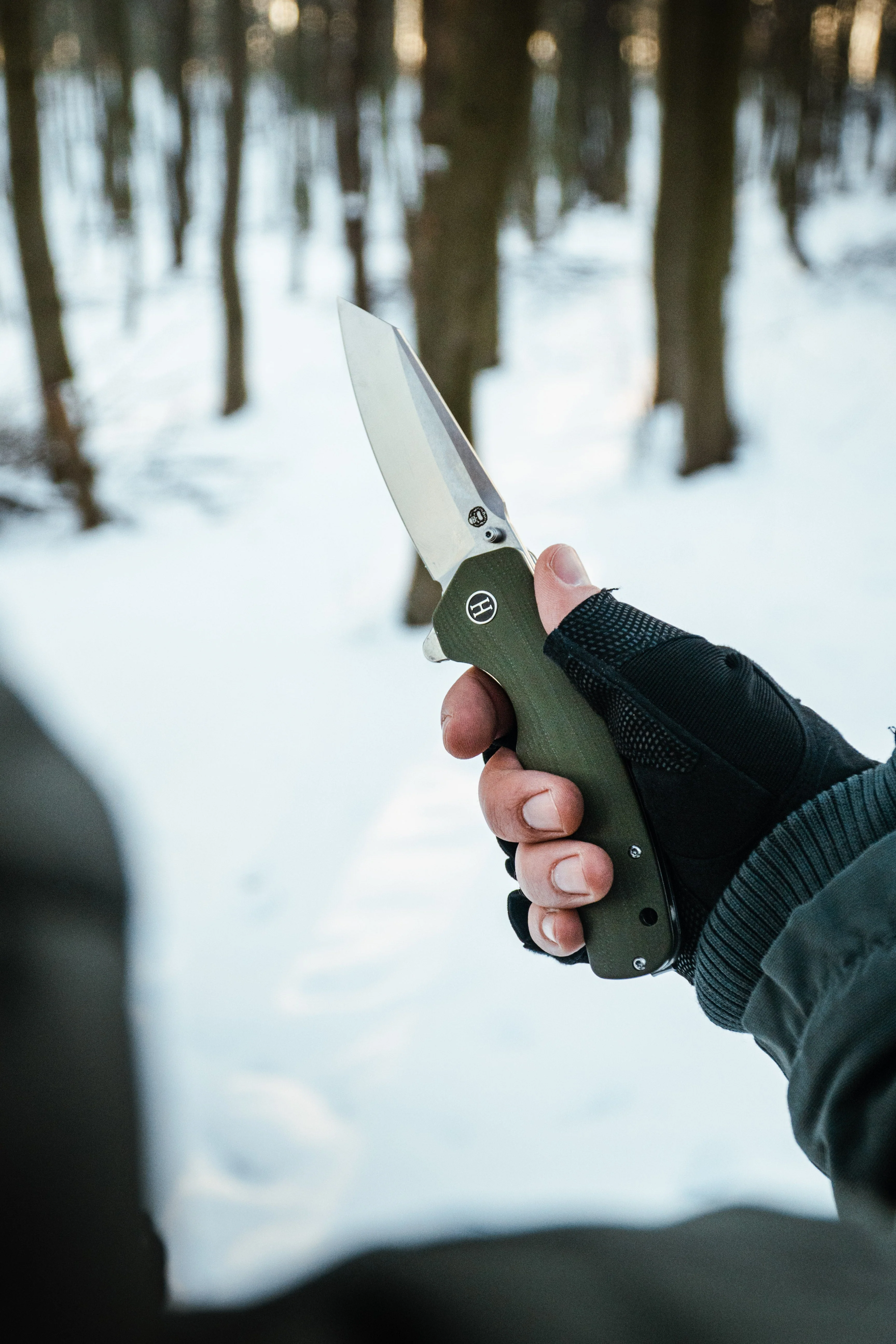 The Clip Point Folding Pocket Knife Giftset for Men and Women (Silver and Green) - Image 2