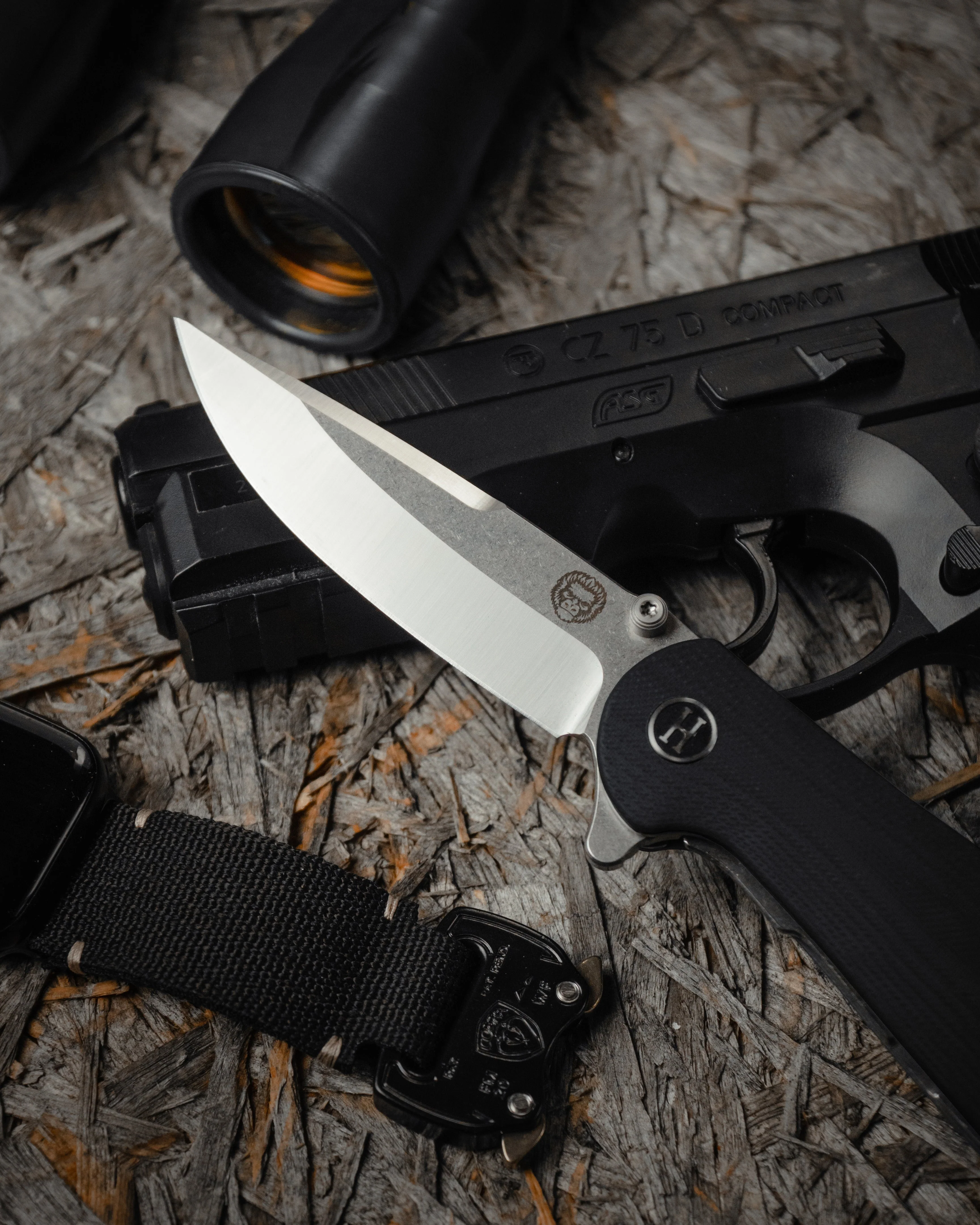 The Straight Back Folding Pocket Knife Giftset for Men and Women (Black and Blue) - Image 10