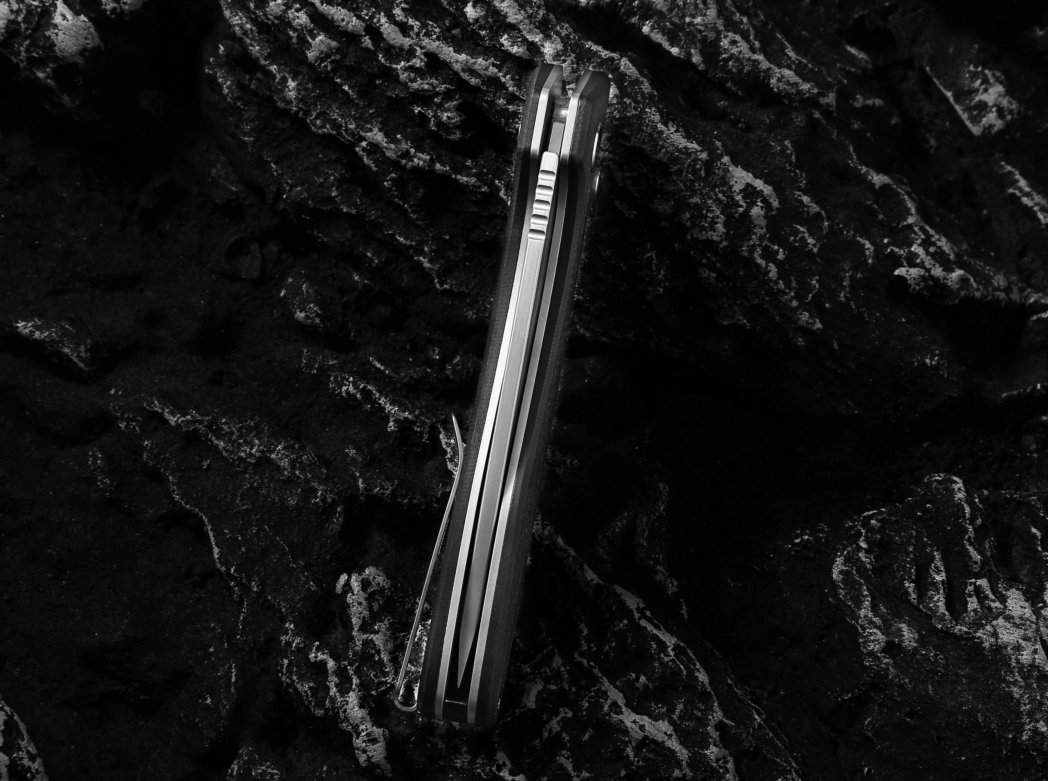 The Vector Folding Pocket Knife Giftset for Men and Women (Black and Silver) - Image 8