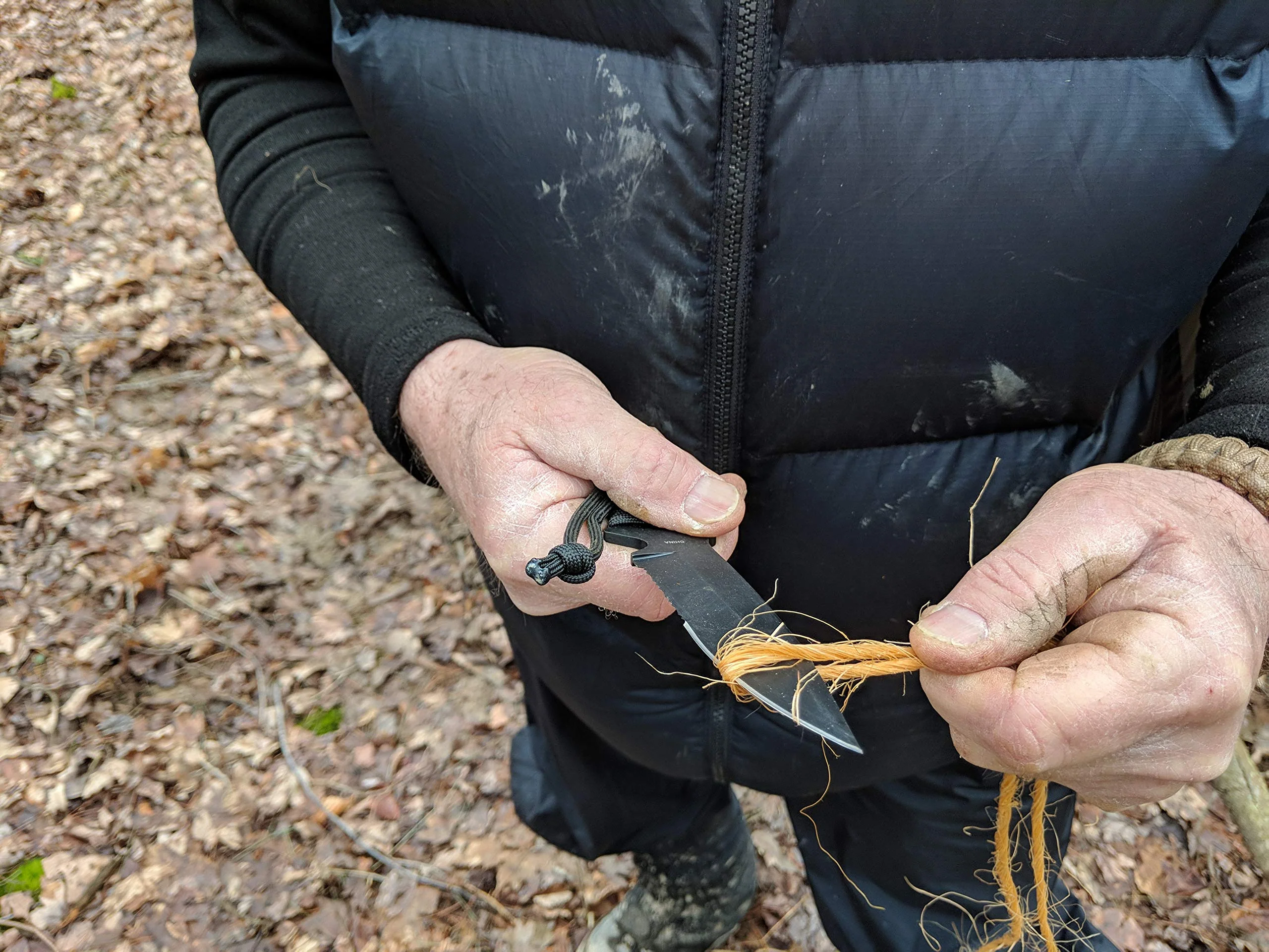Ultimate Survival Technologies - Full Tang ParaKnife - Image 3