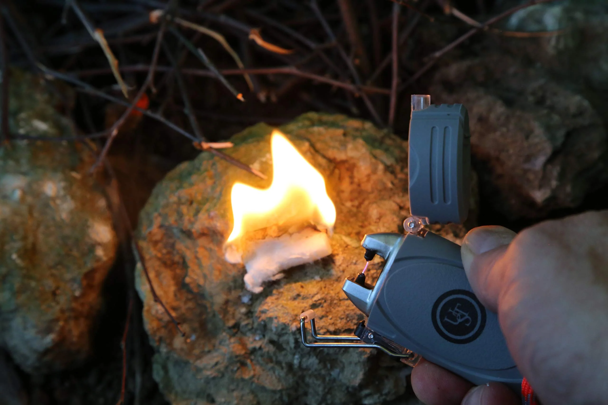 Ultimate Survival Technologies - TekFire LED Fuel-Free Lighter - Image 4